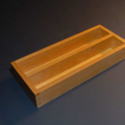 Cutlery tray with 2 compartments